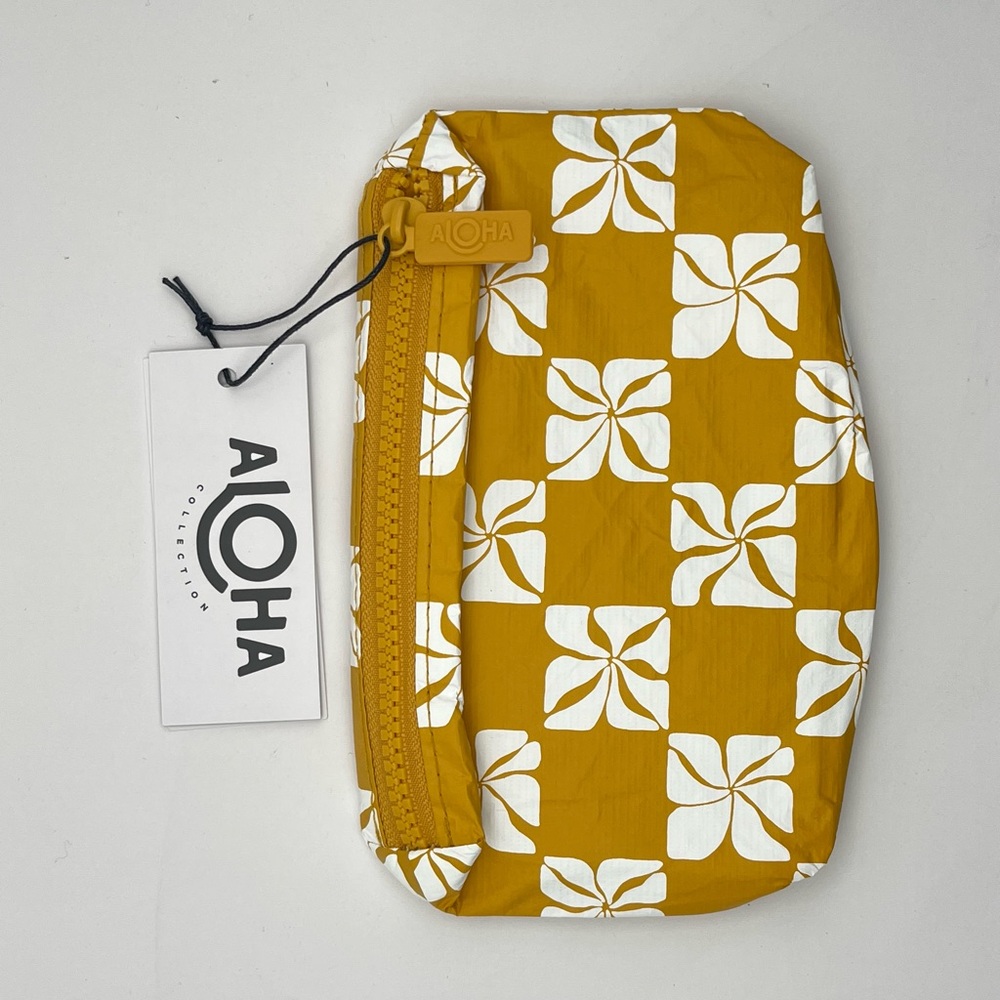 NWT ALOHA Collection Pua Check Pouch Mustard and White Small